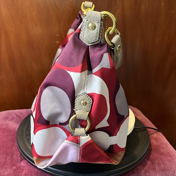 Coach  F21705  Rare  scarf print East – West Celeste hobo bag  shoulder bag LNEW - Picture 7 of 17